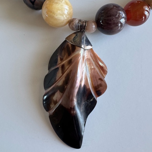Chunky Necklace, Brown, Rust and Cream w/ Leaf Hanging in front, NWOT - Picture 7 of 7